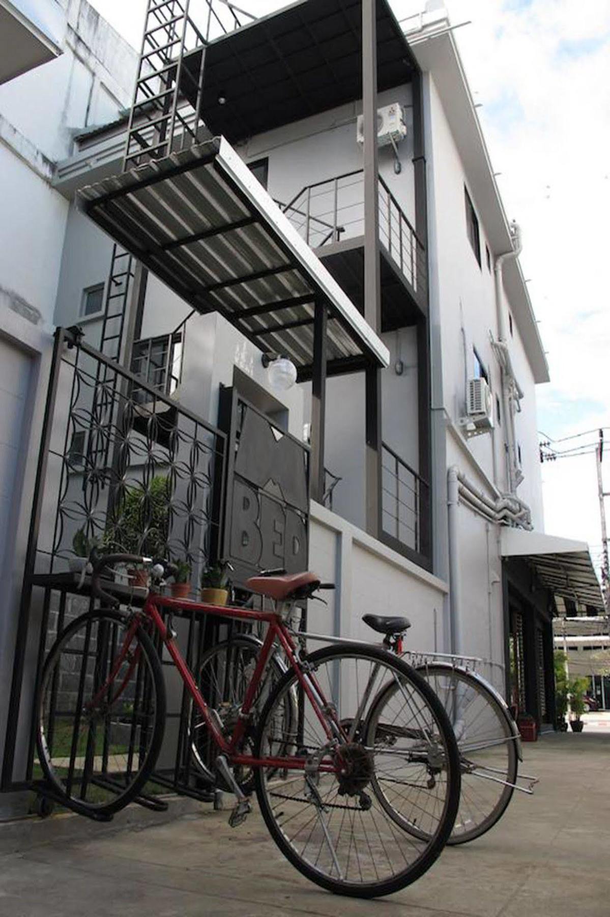 Hostel Mbed Phuket Exterior foto